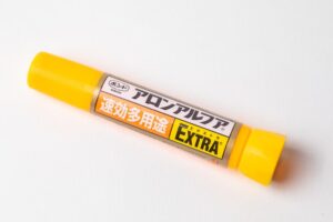 瞬間接着剤アロンアルファが手や指についた際の取り方は？痛くない方法をご紹介 | 気儘にのんびり。海斗が残す手控え